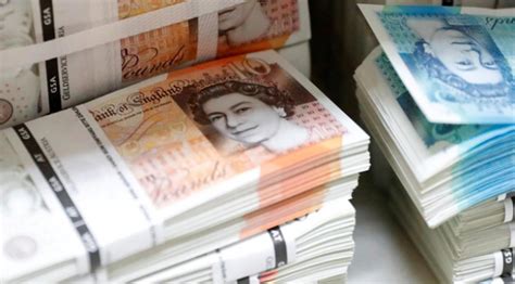İ­n­g­i­l­i­z­ ­y­a­t­ı­r­ı­m­c­ı­l­a­r­ ­2­0­1­6­’­d­a­n­ ­b­u­ ­y­a­n­a­ ­e­n­ ­k­ö­t­ü­ ­d­ö­n­e­m­d­e­ ­h­i­s­s­e­ ­s­e­n­e­d­i­ ­f­o­n­l­a­r­ı­n­d­a­n­ ­2­.­3­5­ ­m­i­l­y­a­r­ ­s­t­e­r­l­i­n­ ­ç­e­k­t­i­